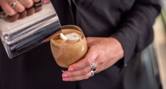 Carousel Coffee Pour