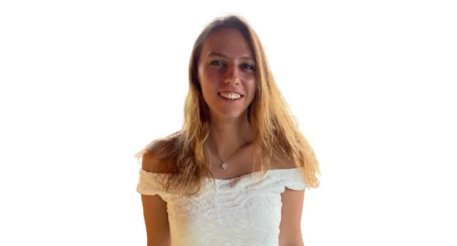 Head and shoulders photo of giulia luerti.