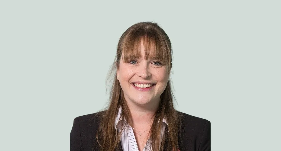 Head and shoulders photo of sophie hawkes.